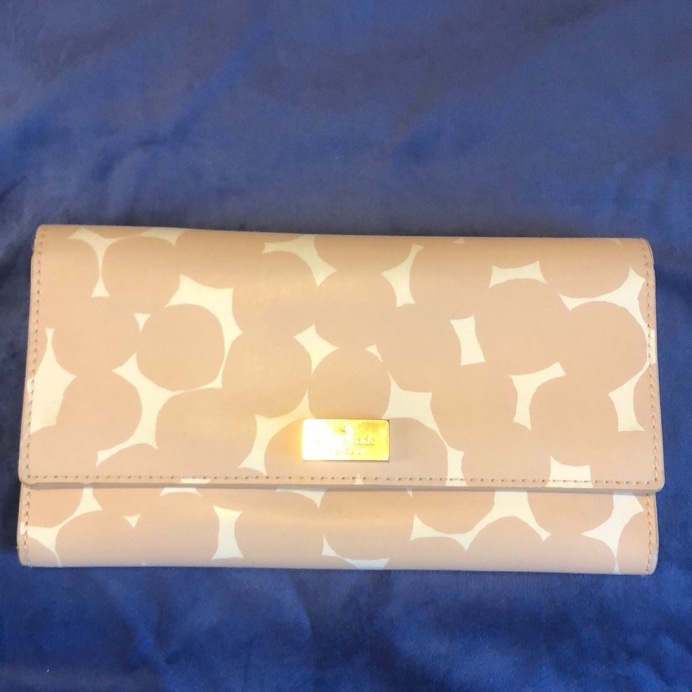 Kate Spade New York Putnam Drive Splodge Cyra Dot Large Flap Wallet - Picture 1 of 12